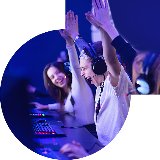 九游独家双向驱动技术<br>让电竞玩家尽情享受极致高速快感